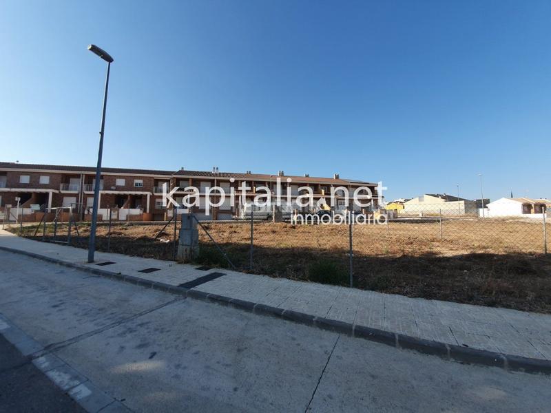 Foto 660890a5-27d6-4a1b-9e32-d1a21c7da788. Terreno residencial terreno urbano a la venta en Aielo de Malferit