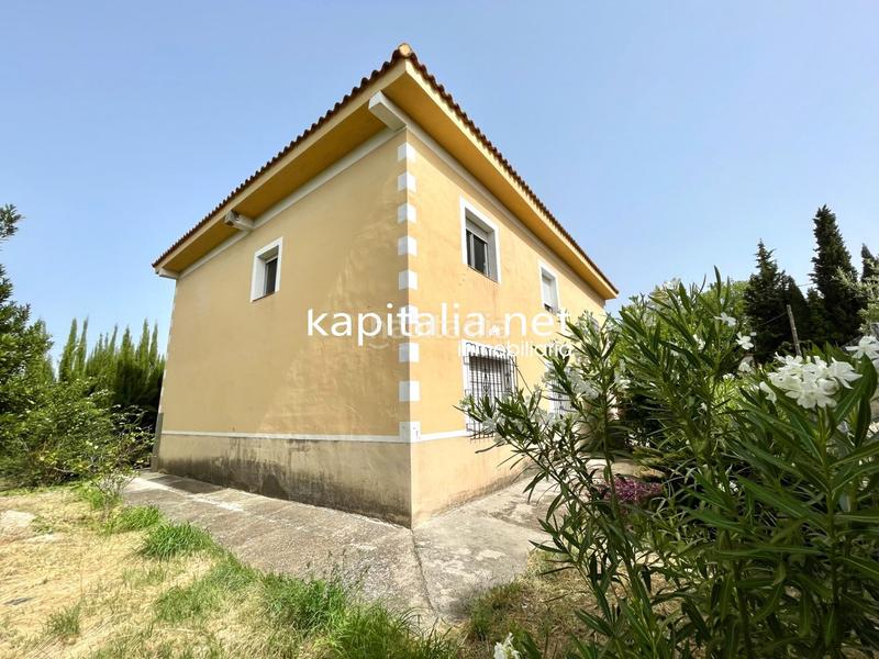 Foto b74be135-094a-43c5-bf82-785a78b02389. Chalet  a la venta a 1km de la población, en Ontinyent