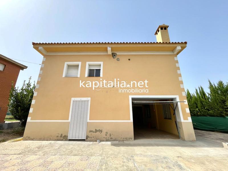 Foto b97cf115-d5ff-4917-8835-598dd5f2d182. Chalet  a la venta a 1km de la población, en Ontinyent