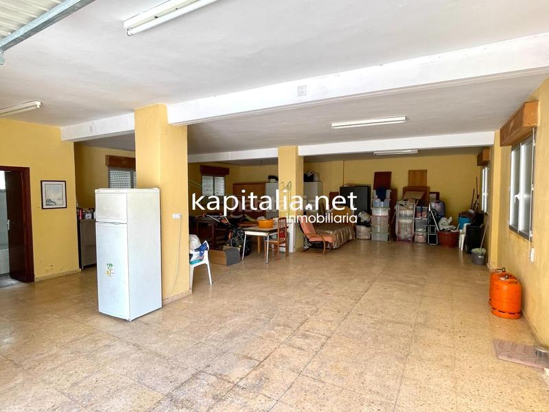Foto c8b7b4d8-9b06-439a-9928-3afc8559af00. Chalet  a la venta a 1km de la población, en Ontinyent