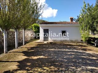 Masia a El Llombo. Casa con terreno a la venta en ontinyent, zona pou clar.