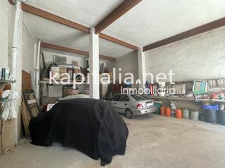 Local Comercial a El Pilar. Local comercial con altura de 90 m2 en sant rafel