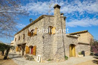 Casa a Montesa. Espectacular masía rústica a la venta muy próxima a canals