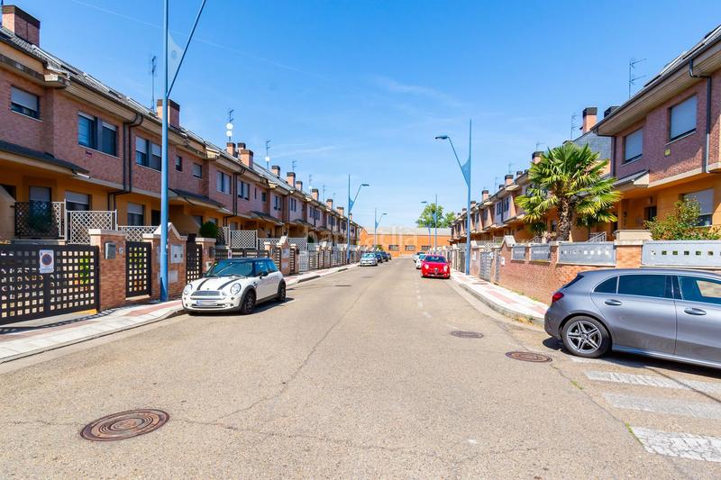 Foto 343fb3cc-a2c0-4b2d-b22a-a0f9a055e96d. Chalet mit heizung parking in San Andrés del Rabanedo pueblo San Andrés del Rabanedo