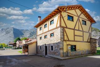 Casa  Calle padre jesus prieto. Casa de piedra totalmente reformada en entorno único