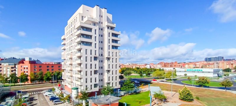 Foto 5debcd56-4d53-41ef-a004-d376c1c2e671. Flat with heating parking in San Mamés - La Palomera León