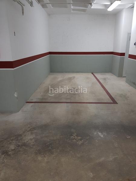 Foto c07bfec4-00cb-4766-8614-48e4ed49fc48. Parking coche en Albatera
