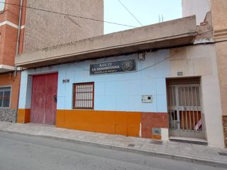 Locale commerciale  Calle santiago el mayor. Local céntrico