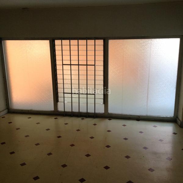 Foto 3a732108-10c0-4466-bf9a-7a492da8dd9a. Lloguer local comercial a Centro Torrelavega
