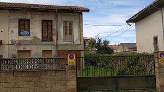 Casa aparellada  Torrelavega - teodoro calderon. Casa pareada con terreno en torrelavega.