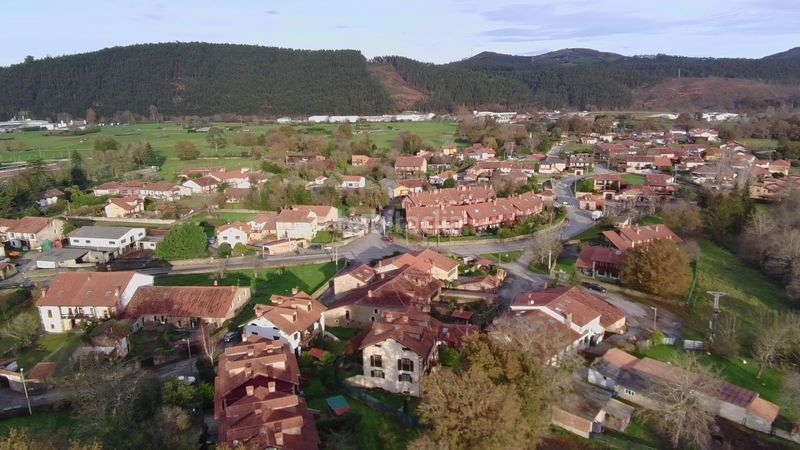 Foto e7df4652-02d2-4b09-8e16-fd885662a771. Finca rústica a Cabezón de la Sal