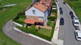 Casa en Viveda - bo viveda-pelia 44. Se vende chalet esquinero en viveda santillana del mar