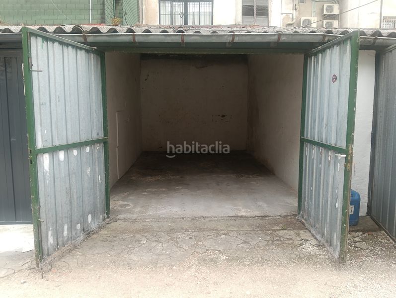Foto cd5d879a-23d7-4670-8884-9779794ba00e. Aparcament cotxe a Centro Torrelavega