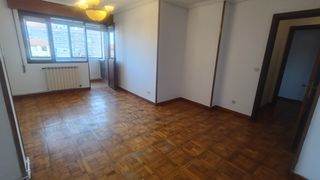 Appartamento  Torrelavega - cl el trust. Vivienda de 3 habitaciones con ascensor y calefacción en torrela