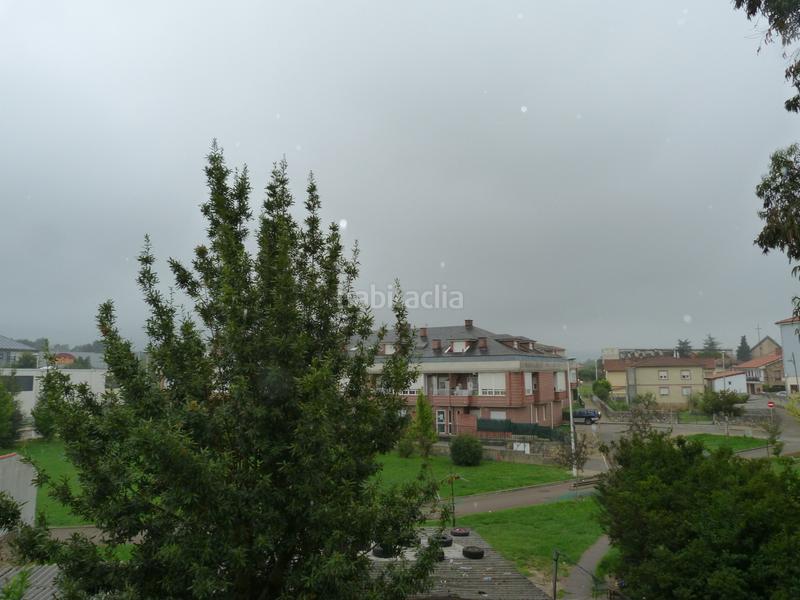 Foto b78f598b-d78f-4b7b-8e61-c2f79f7b7af3. Casa a Torrelavega - avenida de bilbao 76 a Sierrapando Torrelavega