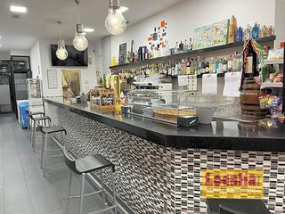 Location Local commercial à Covadonga - Campuzano - Ciudad Vergel. Bar cafetería con cocina y terraza en torrelavega
