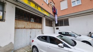 Business premise in De la madre soledad 22. Amplio local ideal para taller o comercio en santander