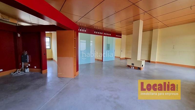 Foto e78517c1-f82d-477f-8e50-929675b30453. Oficina amplias oficinas en el centro empresarial el zoco en Santander