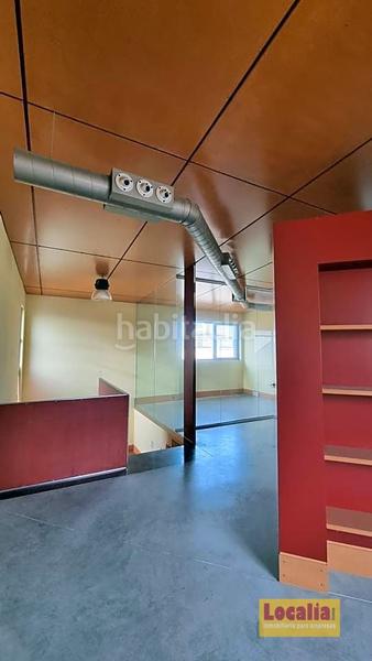 Foto fd9954f9-8efc-43ad-a44a-1d5342e067c9. Oficina amplias oficinas en el centro empresarial el zoco en Santander