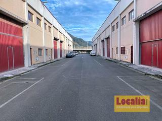 Nau industrial  Calle de alfonso álvarez miranda. Esta nueva nave industrial, aún por estrenar, cuenta con una sup