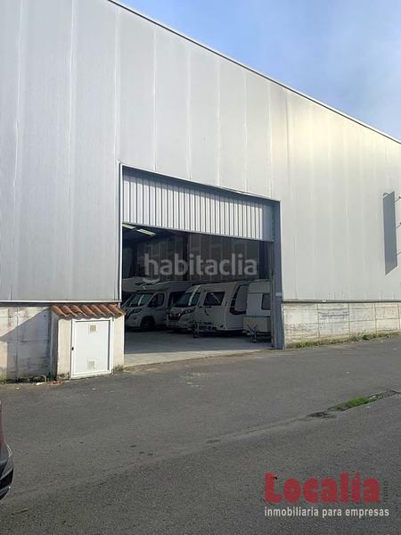 Foto a0596de0-8645-470e-a1e7-89c4f38f3078. Nau industrial a Meruelo