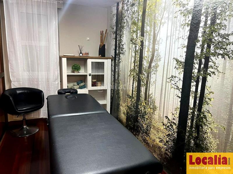 Foto d0c495e8-6147-4bbe-8452-916a7a7c70b6. Alquiler local comercial centro de estética en alquiler. . en Torrelavega