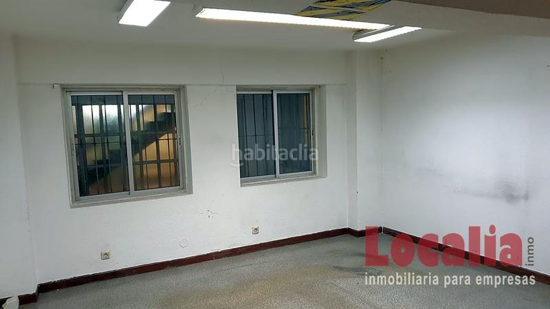 Foto 65f116d9-42c7-4d96-8f09-40379bb9d7db. Alquiler oficina céntricas oficinas 120m en Puerto Chico Santander