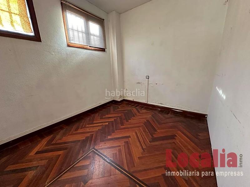 Foto 455ce170-eca6-4725-8a8e-239e3f75b1d9. Alquiler local comercial amplio local comercial con dos entradas en Torrelavega