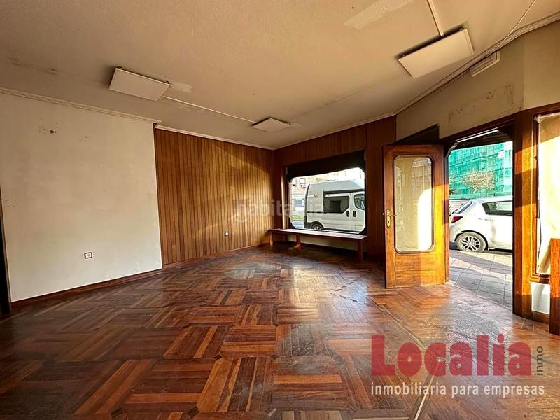 Foto 96fb7236-5619-41a8-b104-521bb509d1f6. Alquiler local comercial amplio local comercial con dos entradas en Torrelavega