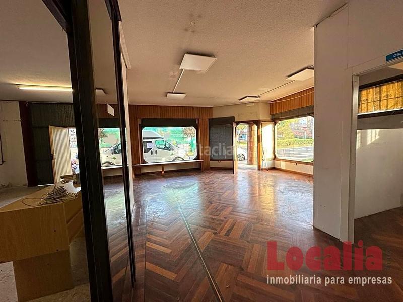 Foto c96c09f7-7721-45b9-864c-04367938d7f5. Alquiler local comercial amplio local comercial con dos entradas en Torrelavega