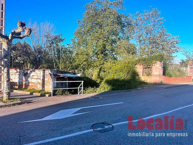 Foto c8ece81d-51aa-404b-9e1f-6bd95bb2eee6. Terreno residencial parcela para reconstruir vivienda en torres. en Torrelavega