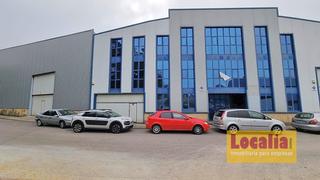 Lloguer Nau industrial  N/a. Excelente nave con amplias oficinas cerca de santander