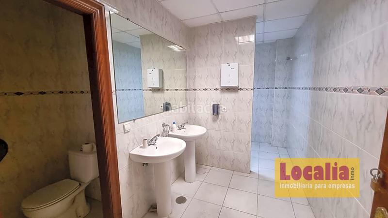 Foto 52f3feaf-b702-4f34-9387-32532e847946. Location bâtiment à usage industriel dans Revilla Camargo