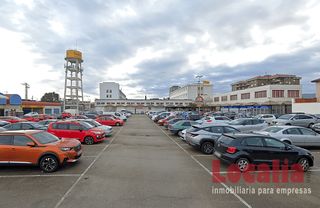 Locale commerciale  De julio hauzeur. Futuro exitoso! local comercial en torrelavega.