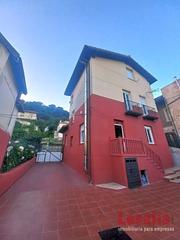 Casa  Campogiro. Singular chalet de tres niveles en santander.