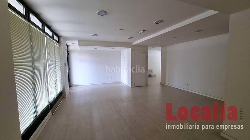 Foto b49e2e99-f582-4495-b599-448c21b91569. Local comercial local acondicionado como clínica en mompía, bezana en Santa Cruz de Bezana