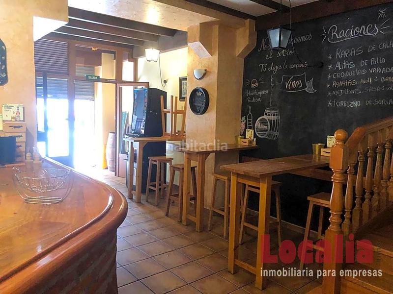 Foto 3aeaaeb4-774b-4631-a524-6880520747f2. Alquiler local comercial amplio bar para entrar a trabajar . en Torrelavega