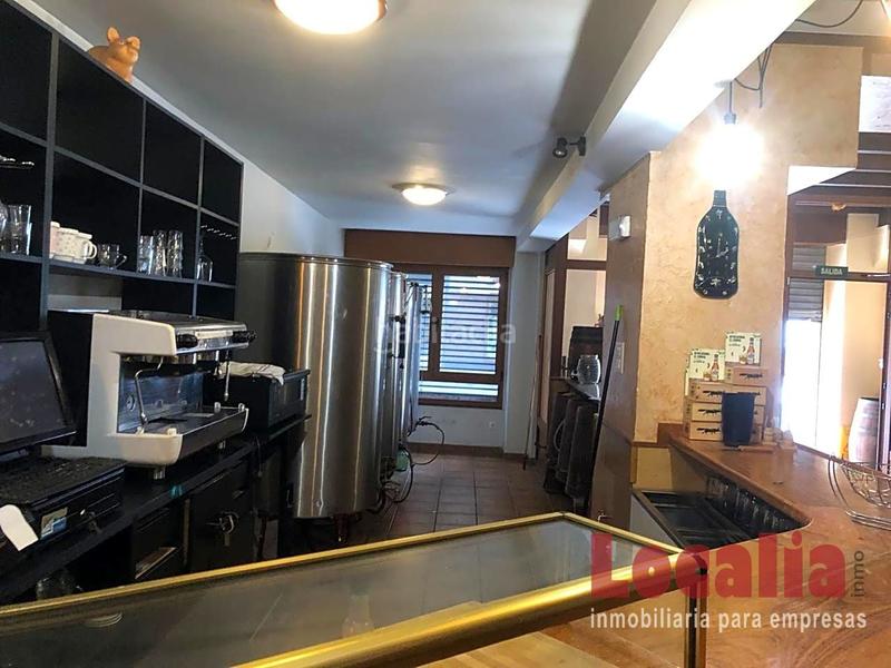 Foto 94f085e8-6f48-4723-ba87-a35274216f97. Alquiler local comercial amplio bar para entrar a trabajar . en Torrelavega