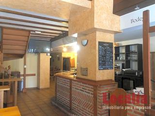 Location Local commercial  José posada herrera. Amplio bar para entrar a trabajar en torrelavega.