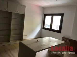 Location Local commercial  Ceferino calderón. Local listo para tu negocio en torrelavega