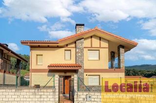 Casa  Barrio smano-monteale. Chalet independiente en venta. castro urdiales
