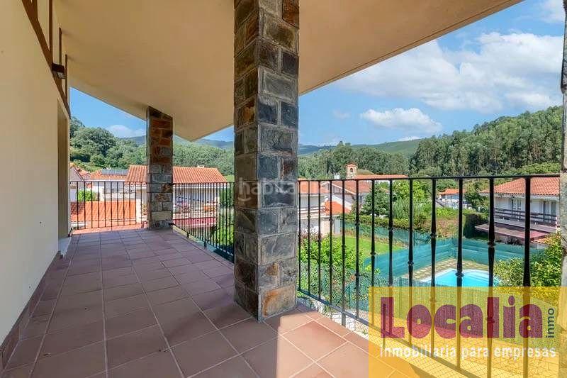 Foto 1a48f5dd-1784-4780-a624-a577c59f4690. Maison avec parking piscine dans Samano Castro - Urdiales