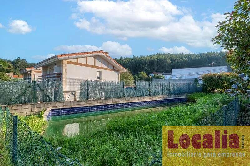 Foto 35b9650e-1670-4293-b57d-17f632493dd9. Maison avec parking piscine dans Samano Castro - Urdiales