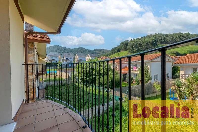 Foto 790ced4d-2031-41c1-8fc5-e0acb6221a95. Maison avec parking piscine dans Samano Castro - Urdiales