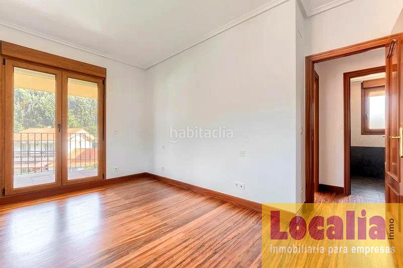 Foto c92826f3-0318-41d1-b327-fcd7f4ac2613. Maison avec parking piscine dans Samano Castro - Urdiales