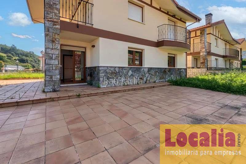 Foto e9b25b6f-2ed1-4301-b4f6-fd95784d2b92. Maison avec parking piscine dans Samano Castro - Urdiales