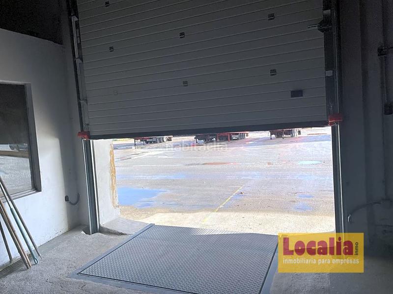 Foto b4cd0be1-d22f-4164-a227-9bc3ddeab93d. Miete fabrikhalle in Entrambasaguas