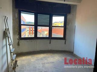 Pis  Argumosa. Amplio piso para reformar en torrelavega.