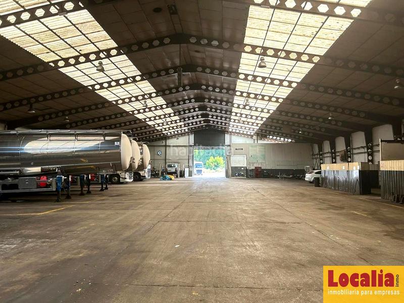 Foto dfce5c9f-cd34-4b12-a672-51f4f269b0f5. Affitto capannone industriale in Reocín