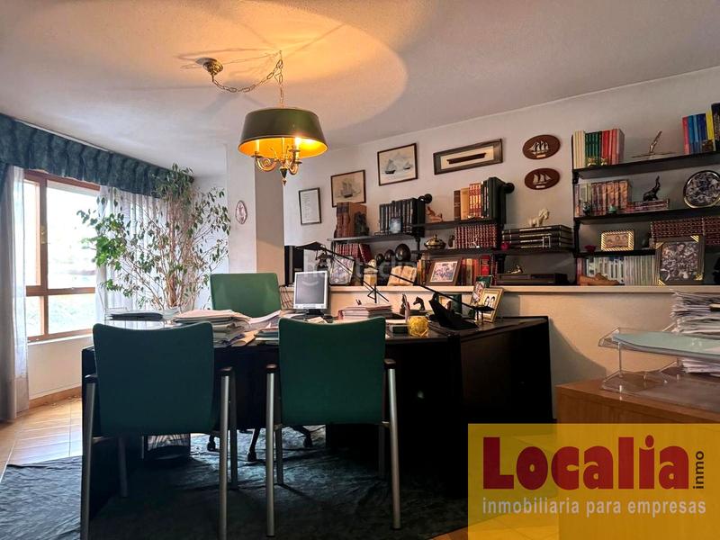 Foto db76ebfd-b179-4bd7-942e-3044d1b04c89. Lloguer local comercial a Puerto Chico Santander